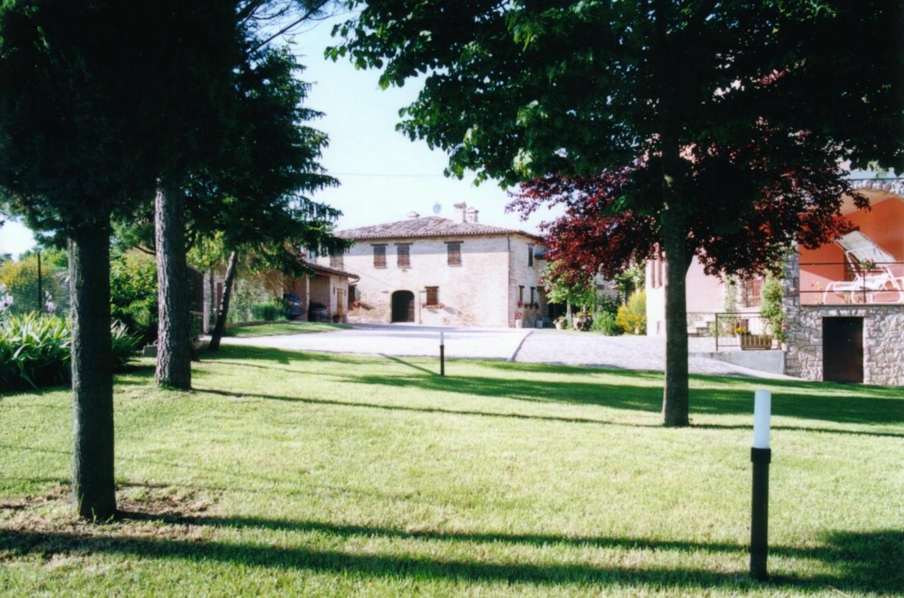 Agriturismo Il Borghetto Villa Montefalco Exterior photo