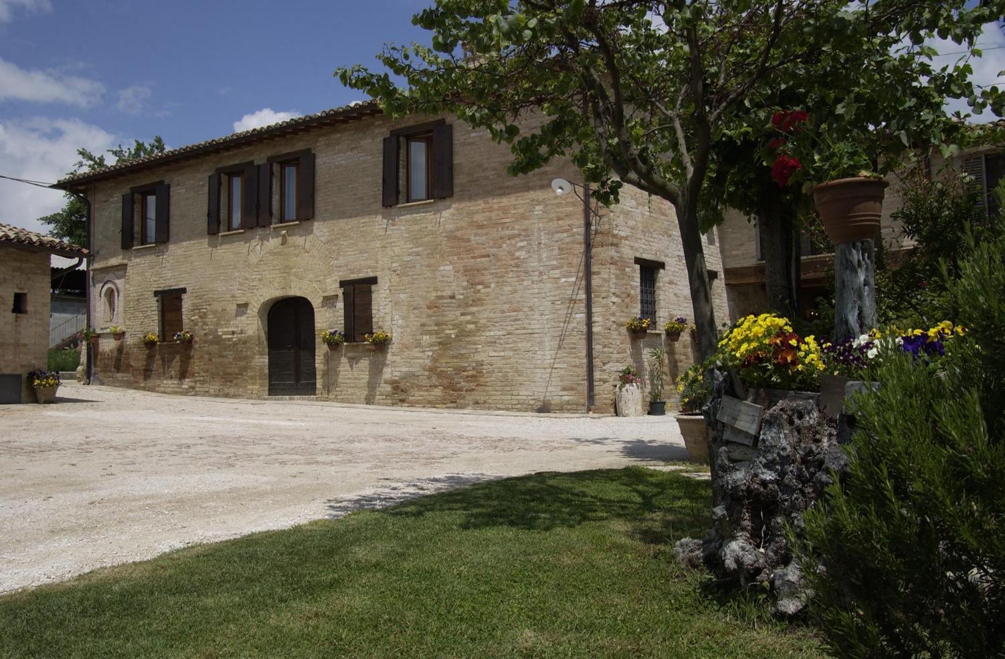 Agriturismo Il Borghetto Villa Montefalco Exterior photo