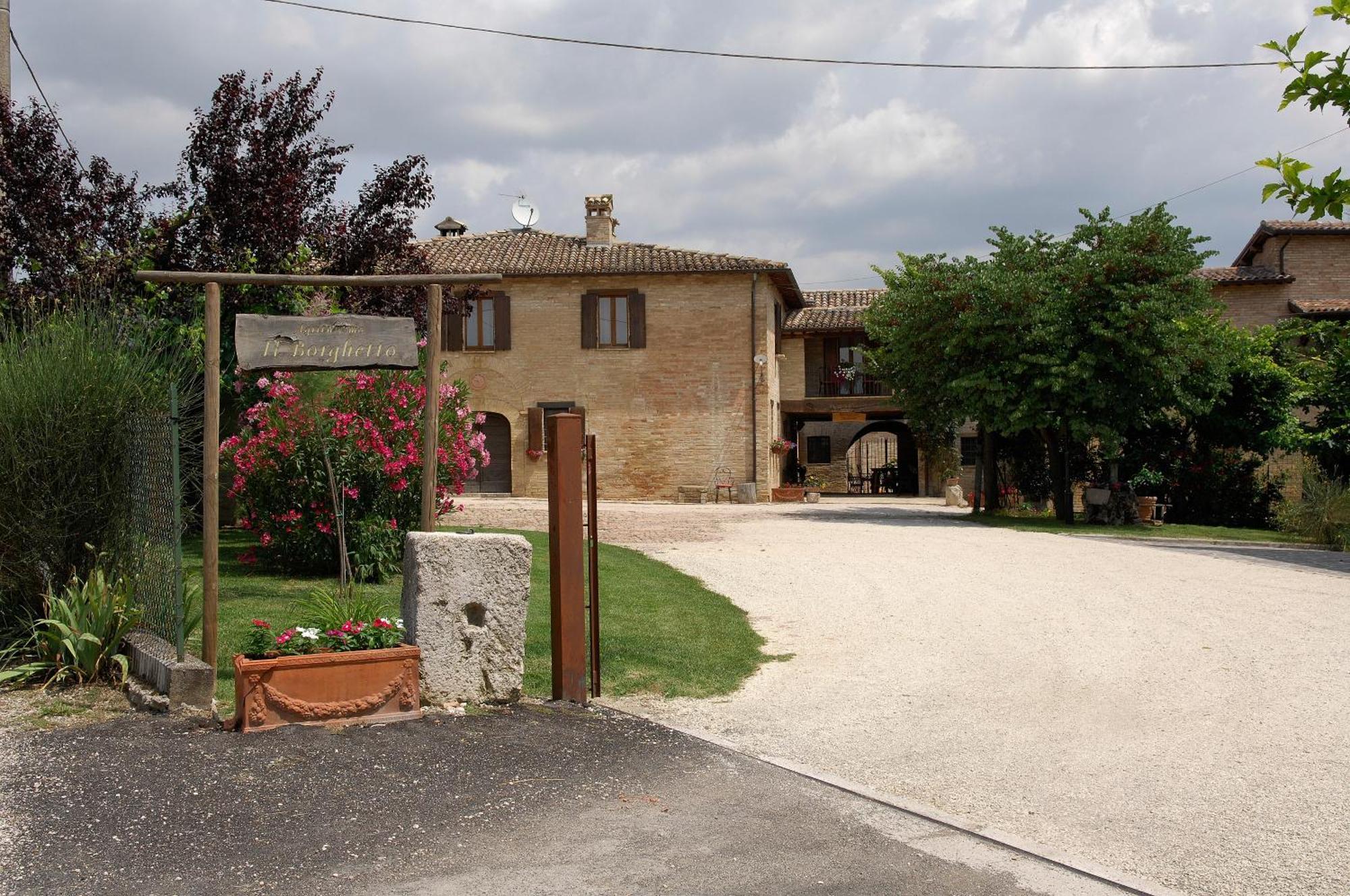 Agriturismo Il Borghetto Villa Montefalco Exterior photo